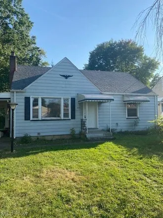 Rent this 3 bed house on Top Hat Productions in Brownlee Avenue, Youngstown