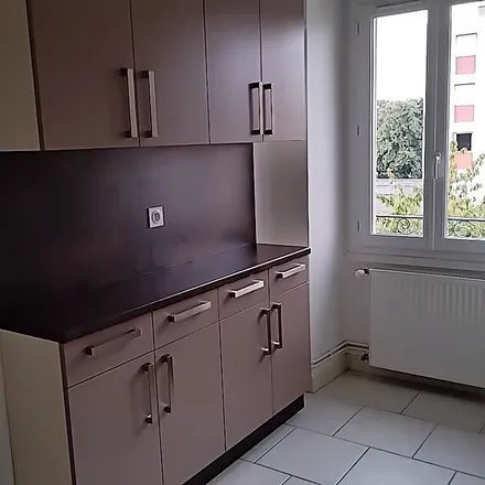 Rent this 3 bed apartment on 1 Rue de l'Arbalète in 71400 Autun, France