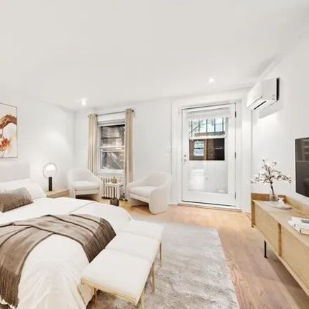 Image 4 - 328 East 30th Street, New York, NY 10016, USA - Townhouse for sale