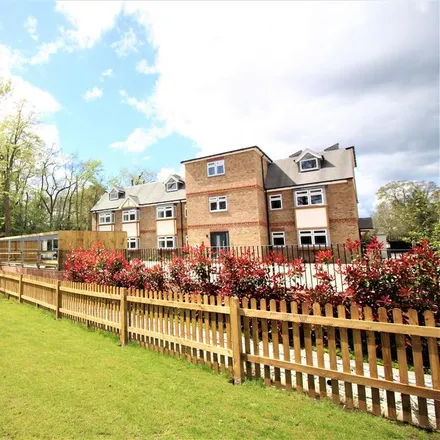 Rent this 2 bed apartment on North Hants Golf Club in Minley Road, Fleet