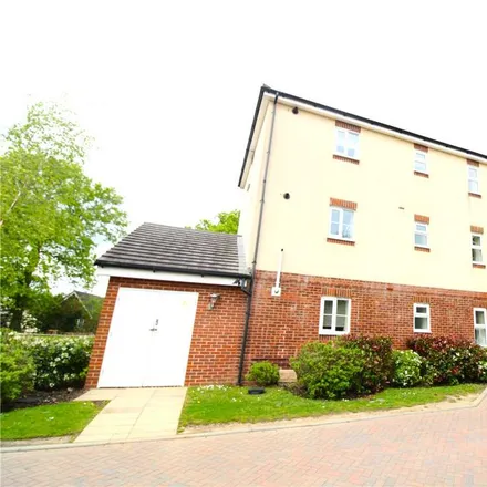 Rent this 2 bed apartment on Hansen Gardens in Hedge End, SO30 2LN