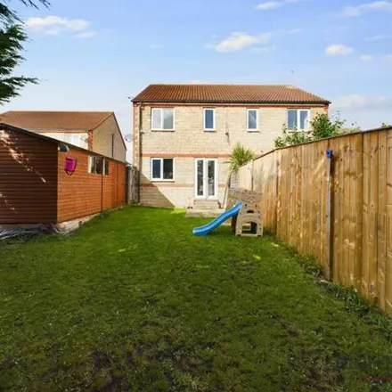 Buy this 3 bed duplex on Dewfield Close in Bradford, BD4 6BT