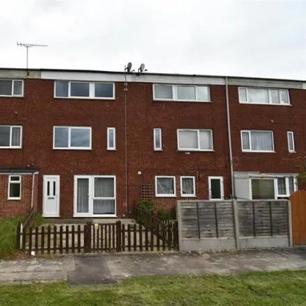 Rent this 5 bed townhouse on 47 Brentwood Close in Houghton Regis, LU5 5PH