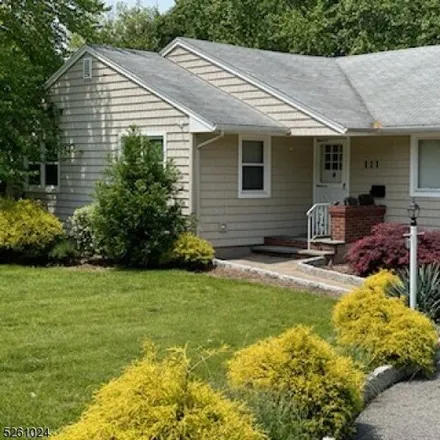 Rent this 4 bed house on 129 East Allendale Avenue in Allendale, Bergen County
