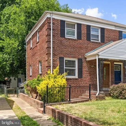 Buy this 3 bed house on 306 S Courthouse Rd in Arlington, Virginia