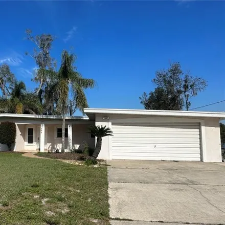Rent this 3 bed house on 628 Queens Mirror Circle in Casselberry, FL 32707