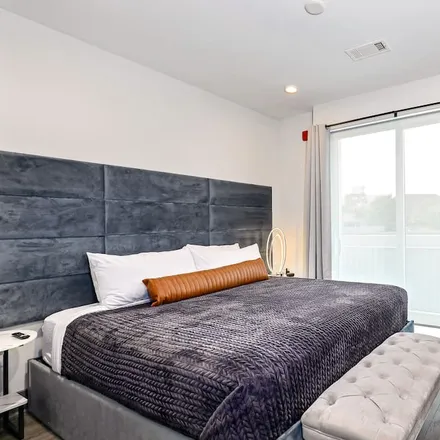 Rent this 3 bed condo on Nashville-Davidson