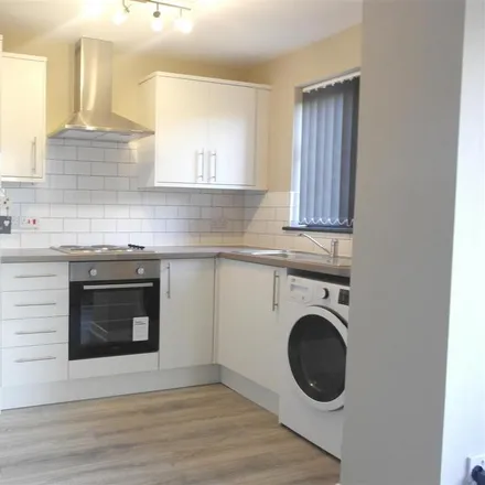 Rent this 1 bed apartment on Chesnut Avenue in Hull, HU5 2RN