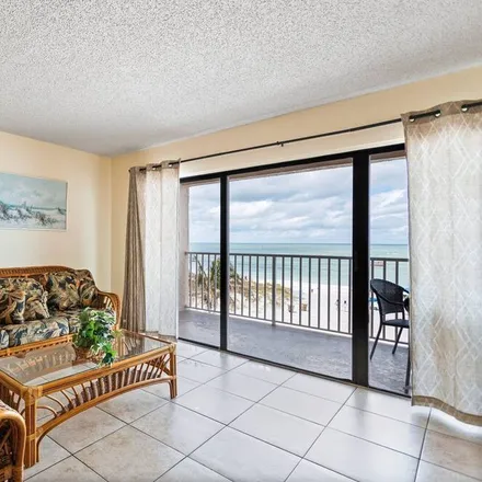 Image 7 - Madeira Beach, FL, 33708 - Condo for rent