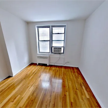 Image 3 - 340 East 58th Street, New York, NY 10022, USA - Apartment for rent