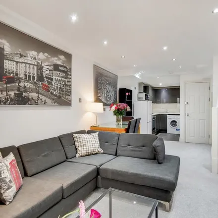 Rent this 2 bed apartment on George Peabody Court in Bell Street, London