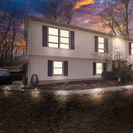 Buy this 3 bed house on 29 Taft Road in Upper Greenwood Lake, West Milford