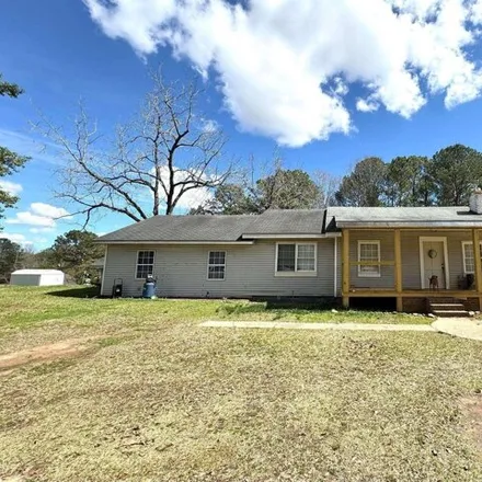 Image 2 - 686 County Road 61, Roanoke, Alabama, 36274 - House for sale