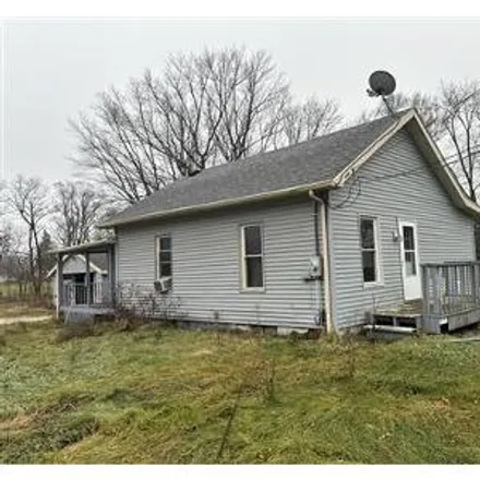 Buy this 2 bed house on 1043 East 12th Street in Streator, IL 61364