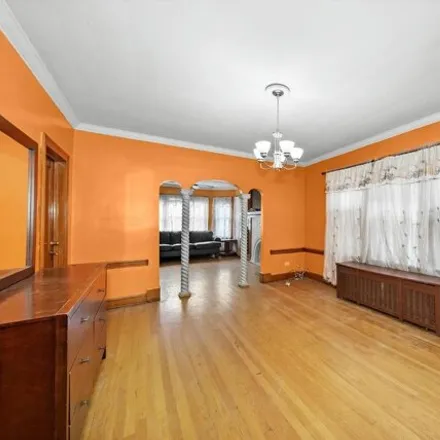 Image 6 - 5938 South California Avenue, Chicago, IL 60629, USA - House for sale