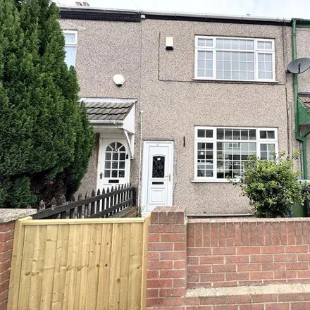 Rent this 3 bed townhouse on Lovett Street in Old Clee, DN35 7BH