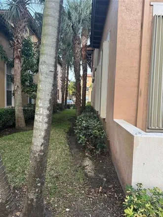 Image 2 - Access Road, Pembroke Pines, FL 33027, USA - Townhouse for sale