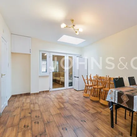 Image 7 - Mogden Lane, London, TW7 7LH, United Kingdom - Townhouse for rent