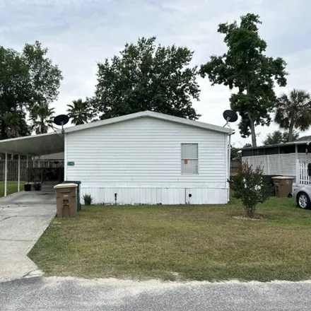 Buy this studio apartment on 3946 Southeast 34th Avenue in Marion County, FL 34480