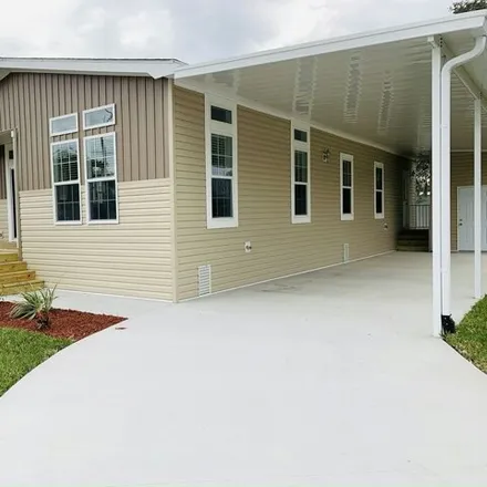 Buy this studio apartment on 337 Waddell Street in Melbourne, FL 32901