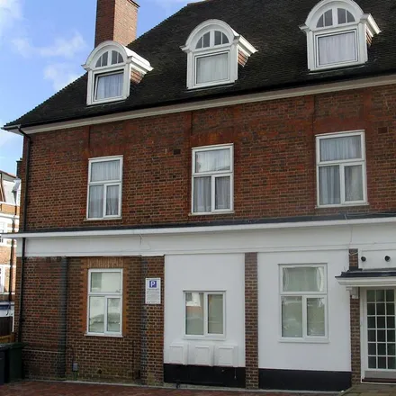 Rent this 3 bed apartment on skycarehealth in Lodge Road, London