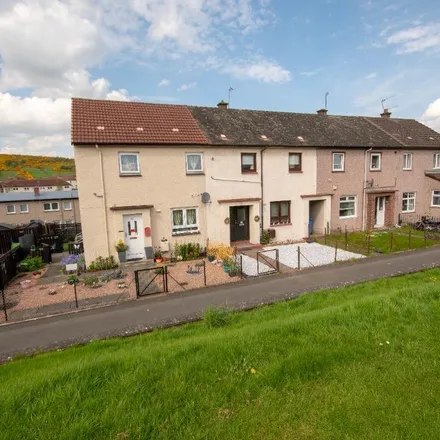 Rent this 3 bed townhouse on 24 Ballingry Crescent in Ballingry, KY5 8JB