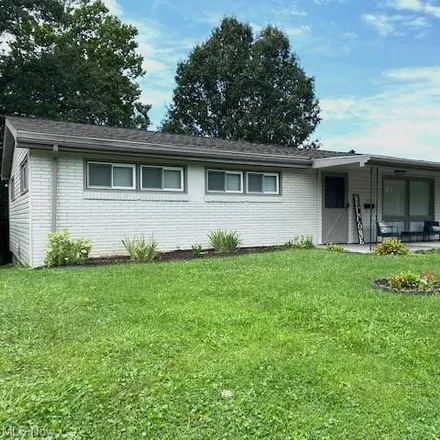 Buy this 3 bed house on 1939 Blue Avenue in Zanesville, OH 43701