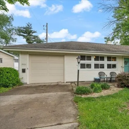 Buy this 3 bed house on 2589 East Wilshire Road in Southlawn, Sangamon County