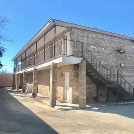 Rent this 2 bed condo on 227 East Lyon Street in Laredo, TX 78040