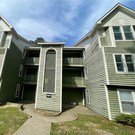 Buy this 2 bed condo on 6888 Willowbrook Drive in Loch Lommond, Fayetteville