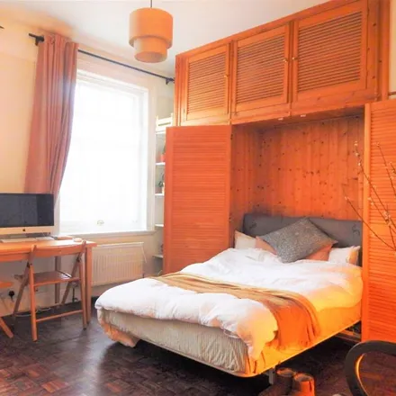 Rent this studio apartment on Wimbledon Dance Academy in 71 Woodside, London