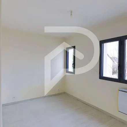 Rent this 5 bed apartment on 3 Rue Camille Périer in 78400 Chatou, France
