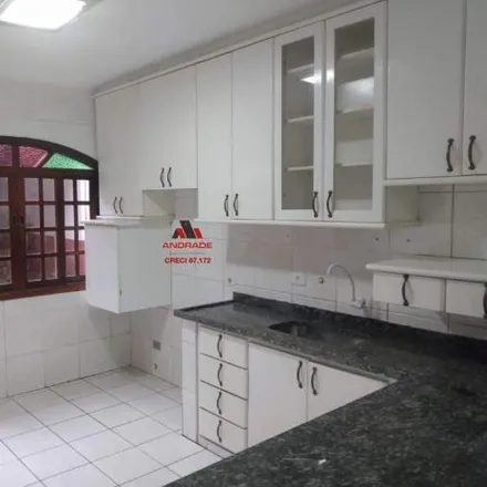 Rent this 4 bed house on Rua Francisco Viola in Vila Nossa Senhora das Vitórias, Mauá - SP