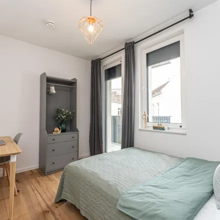 Rent this 5 bed room on Cunostraße 44A in 14193 Berlin, Germany