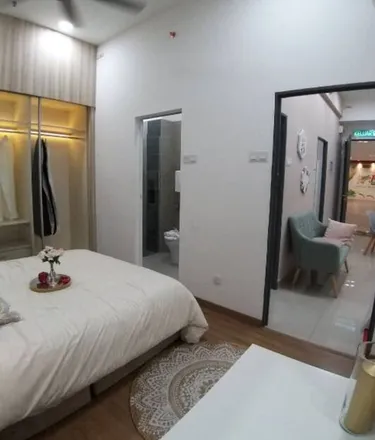 Rent this 3 bed apartment on unnamed road in Damansara Utama, 47400 Petaling Jaya