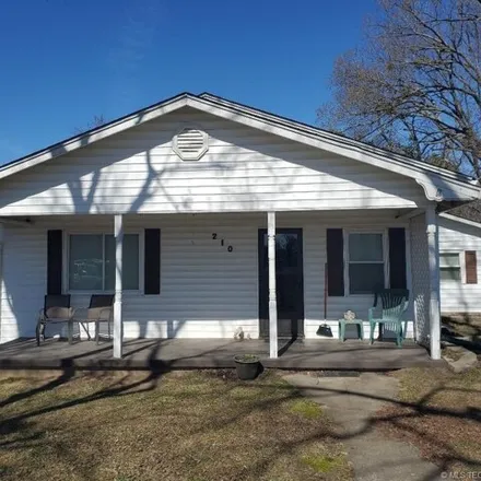 Buy this 3 bed house on 237 8th Street in Weleetka, Okfuskee County