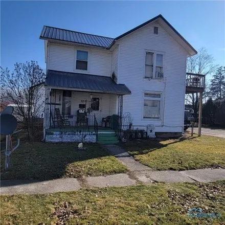 Buy this 7 bed house on 645 Pleasant View Street in South Park, Upper Sandusky