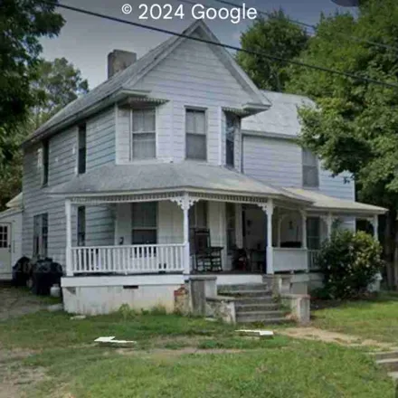Rent this 4 bed house on 329 w market st