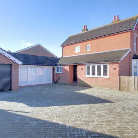 Buy this 4 bed house on Maple Drive in Denmead, PO7 6QQ