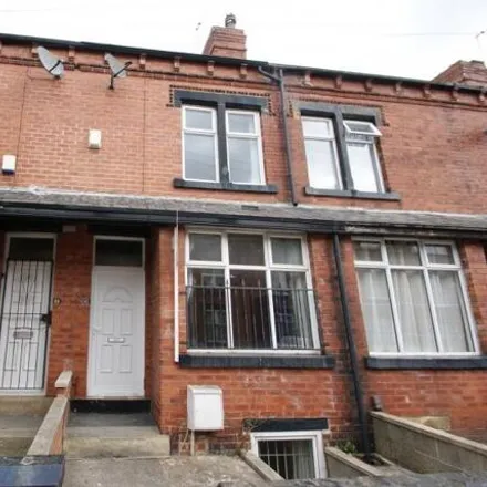 Rent this 5 bed townhouse on Hartley Grove in Leeds, LS6 2LD