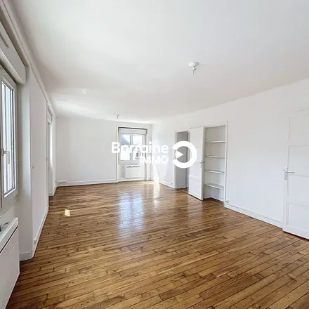 Rent this 4 bed apartment on 54 Boulevard Montaigne in 29200 Brest, France