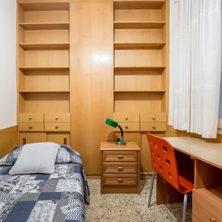 Image 5 - Carrer del Pintor Pahissa, 39, 08001 Barcelona, Spain - Room for rent