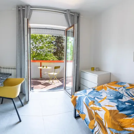 Rent this 5 bed room on Via Vittorio Emanuele Orlando in 32, 20142 Milan MI