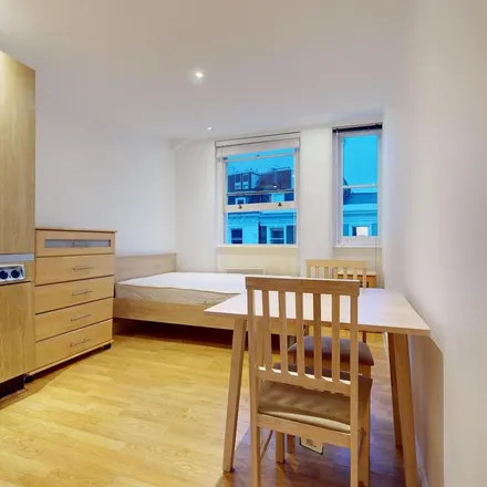 Image 3 - 18 Collingham Place, London, SW5 0TF, United Kingdom - Apartment for rent