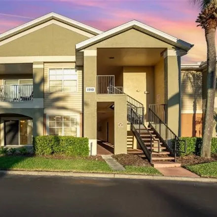 Buy this 3 bed condo on Summer Club Drive in Seminole County, FL 32765