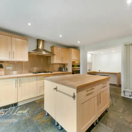 Image 7 - 69 Vanbrugh Hill, London, SE10 9HN, United Kingdom - Townhouse for sale