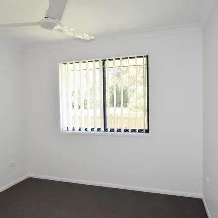 Rent this 4 bed apartment on Lorikeet Avenue in New Auckland QLD 4680, Australia