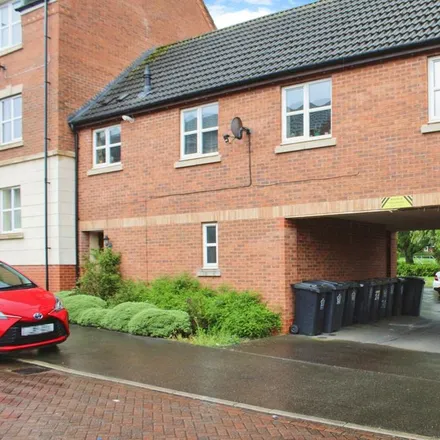 Rent this 2 bed townhouse on Kepwick Road in Leicester, LE5 1NZ