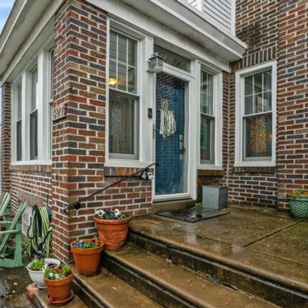 Image 4 - 627 Roxborough Avenue, Philadelphia, PA 19127, USA - House for sale