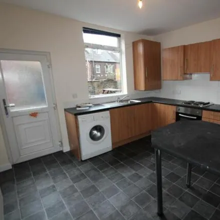 Image 2 - Lancing Road, Sheffield, S2 4EX, United Kingdom - Townhouse for rent